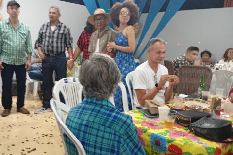 Na palma da mão celebra os festejos juninos